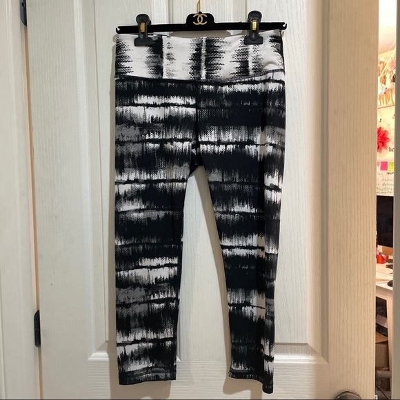 DANSKIN 90 degree by Reflex size medium leggings capris workout exercise yoga - Picture 2 of 6